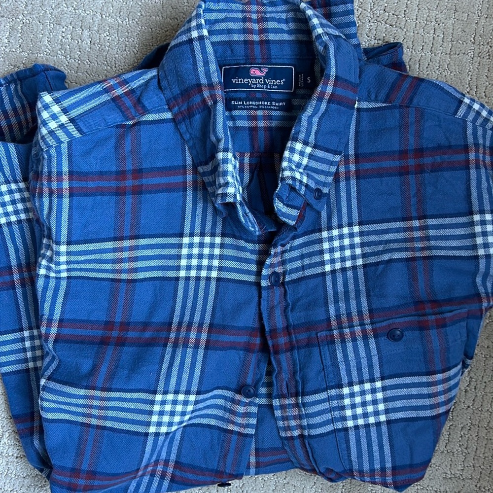 Blue plaid Vineyard Vines flannel shirt, men’s size small.